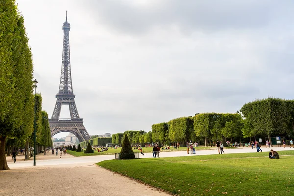 Paris Frankrike Juli 2014 Eiffeltornet Mest Besökta Monumentet Frankrike Och — Stockfoto