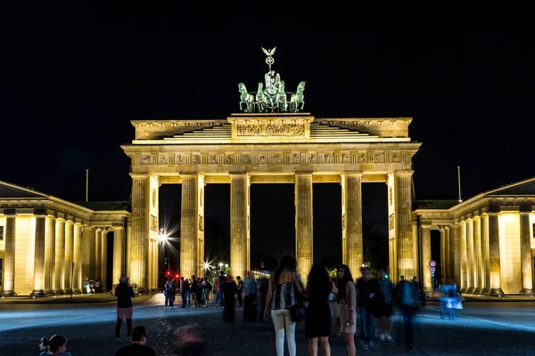 Berlin Germany July 2014 Brandenburg Gate Berlin Germany Night Road — Stock Photo, Image