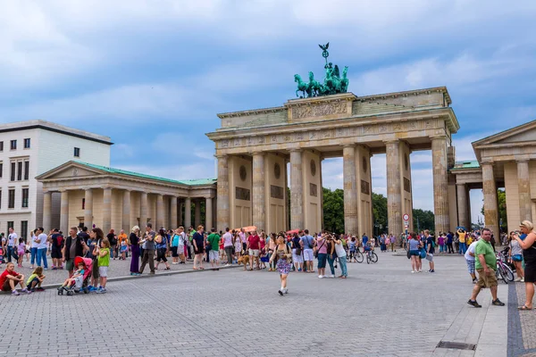 Berlin Germany July 2014 Brandenburg Gate Famous Landmark Berlin Germany — Stock Photo, Image