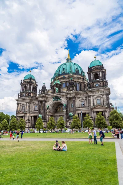 Berlin Almanya Temmuz 2014 Görünüm Berlin Cathedral Civarındaki Beautuful Yaz — Stok fotoğraf