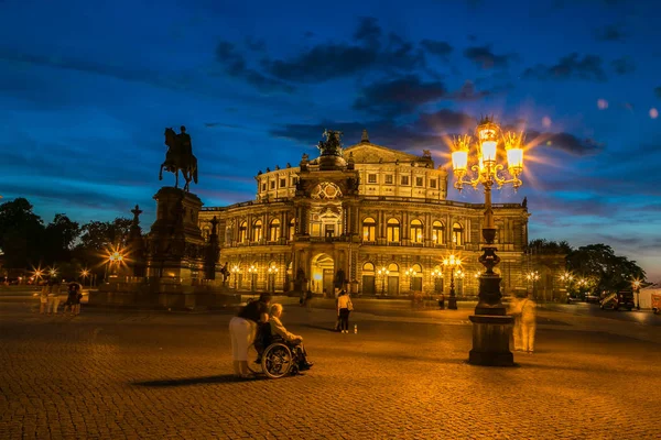 Dresden Alemania Julio 2014 Semper Opera Dresde Hermosa Noche Verano —  Fotos de Stock