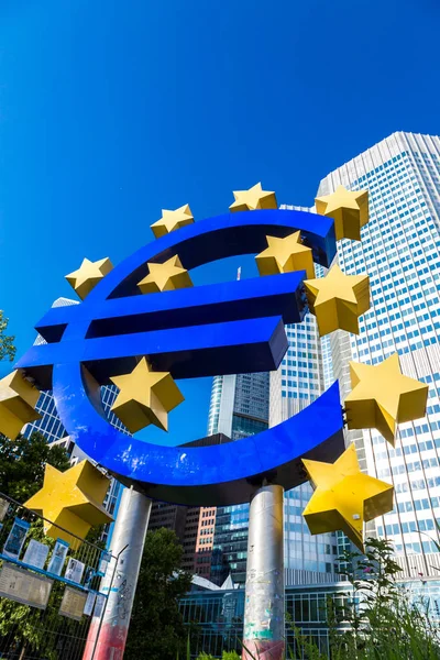 Frankfurt Duitsland Juli 2014 Eurosymbool Hoofdkwartier Van Europese Centralebank Frankfurt — Stockfoto