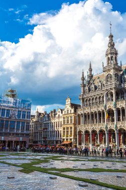 Brussels, Belçika - 6 Temmuz 2014: The Grand Place güzel yaz gün Brüksel, Belçika üzerinde 6 Temmuz 2014