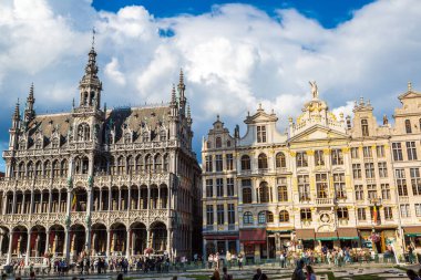Brussels, Belçika - 6 Temmuz 2014: The Grand Place güzel yaz gün Brüksel, Belçika üzerinde 6 Temmuz 2014