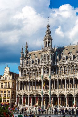 Brussels, Belçika - 6 Temmuz 2014: The Grand Place güzel yaz gün Brüksel, Belçika üzerinde 6 Temmuz 2014