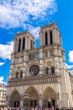 Paris, Fransa - 14 Temmuz 2014: Notre Dame de Paris Katedrali Paris, en ünlü sembollerin 14 Temmuz 2014 olan