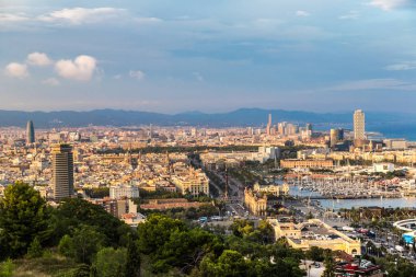 Barcelona, İspanya - 11 Haziran 2014: Panoramik ve Barcelona İspanya bağlantı noktası