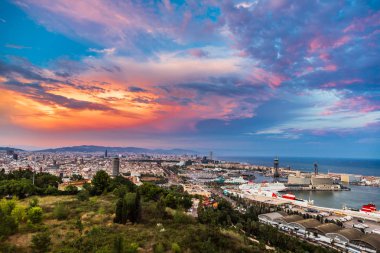 Barcelona, İspanya - 11 Haziran 2014: Panoramik ve Barcelona İspanya bağlantı noktası