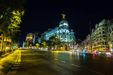 Madrid, İspanya - 11 Temmuz 2014: Metropol hotel de Madrid 11 Temmuz 2014 güzel yaz gecesi, Madrid, İspanya
