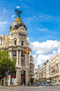 Madrid, İspanya - 11 Temmuz 2014: Metropol hotel de Madrid 11 Temmuz 2014 güzel yaz gününde, Madrid, İspanya