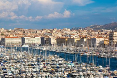 Marseille, Fransa - 12 Temmuz 2014: Marsilya, Fransa eski bağlantı noktası hava panoramik