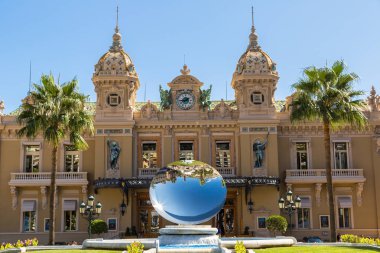 Monte Carlo - 17 Temmuz 2014: Monako'daki Monte Carlo'da bir yaz günü Grand casino