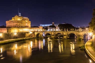 Rome, İtalya - 12 Temmuz 2014: Castel Sant Angelo Roma, İtalya, gece