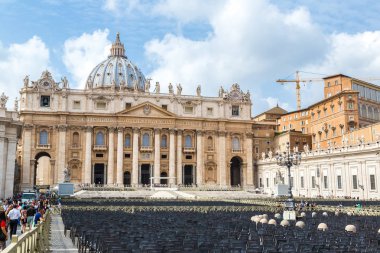 Rome, İtalya - 12 Temmuz 2014: Basilica of Saint Peter bir yaz günü Vatikan'da içinde