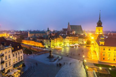 Varşova, Polonya - 29 Haziran 2014: Panoramik Varşova gece Polonya