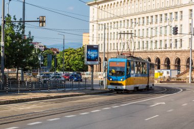 Sofya, Bulgaristan - 27 Temmuz 2014: Sofya, Bulgaristan'ın bir yaz günü eski tramvay