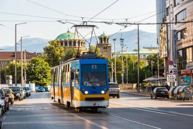 Sofya, Bulgaristan - 27 Temmuz 2014: Sofya, Bulgaristan'ın bir yaz günü eski tramvay
