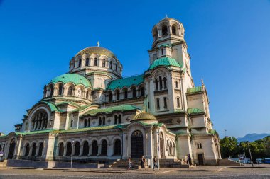 Sofia, Bulgaristan - 27 Temmuz 2014: Alexander Nevsky katedralde bir yaz günü Sofya, Bulgaristan