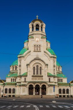 Sofia, Bulgaristan - 27 Temmuz 2014: Alexander Nevsky katedralde bir yaz günü Sofya, Bulgaristan