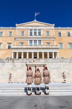 Atina, Yunanistan - 19 Temmuz 2015: tören 19 Temmuz 2015 bir yaz günü gardiyanlar Atina, Yunanistan değiştirme