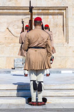 Atina, Yunanistan - 19 Temmuz 2015: tören 19 Temmuz 2015 bir yaz günü gardiyanlar Atina, Yunanistan değiştirme