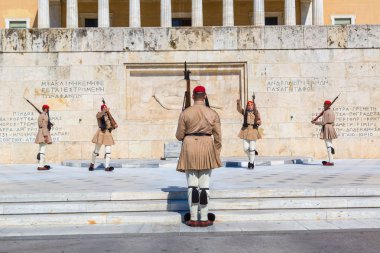 Atina, Yunanistan - 19 Temmuz 2015: tören 19 Temmuz 2015 bir yaz günü gardiyanlar Atina, Yunanistan değiştirme