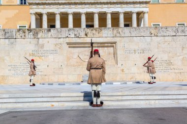 Atina, Yunanistan - 19 Temmuz 2015: tören 19 Temmuz 2015 bir yaz günü gardiyanlar Atina, Yunanistan değiştirme