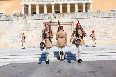 Atina, Yunanistan - 19 Temmuz 2015: tören 19 Temmuz 2015 bir yaz günü gardiyanlar Atina, Yunanistan değiştirme