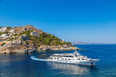 Hydra, Yunanistan - 19 Temmuz 2015: Bir yaz günü Hydra Adası Yunanistan