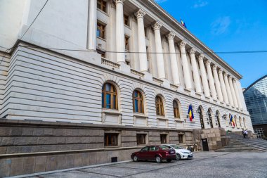 Bucharest, Romanya - 15 Haziran 2015: Ulusal Bankası bir yaz günü Romanya'da Bükreş, Romanya