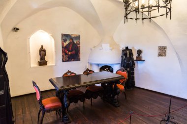 Transilvanya, Romanya - 15 Haziran 2015: İç in Bran Şatosu (Drakula'nın Şatosu) bir yaz günü, Transilvanya, Romanya