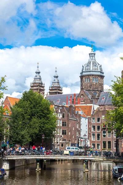 Amsterdam Netherlands August 2014 Canal Nicolas Church Amsterdam Amsterdam Capital — Stock Photo, Image