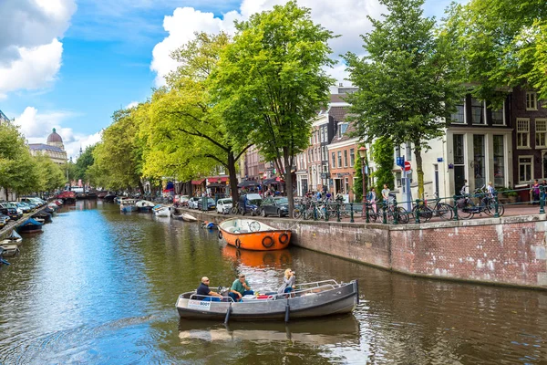 阿姆斯特丹 2014年8月19日 阿姆斯特丹运河 阿姆斯特丹是荷兰首都和人口最多的城市 — 图库照片