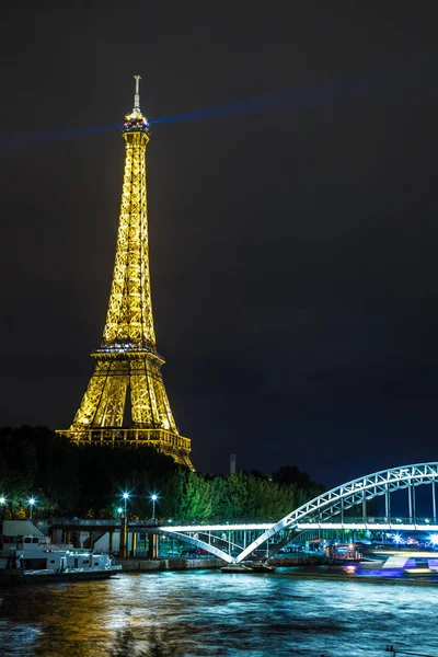 夕暮れのエッフェル塔は 2014 日フランス パリの最も有名な記号の最も訪問された記念碑はパリ フランス 2014 — ストック写真