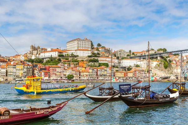 Lisboa Portugal Julho 2014 Porto Velhos Barcos Tradicionais Com Barris — Fotografia de Stock