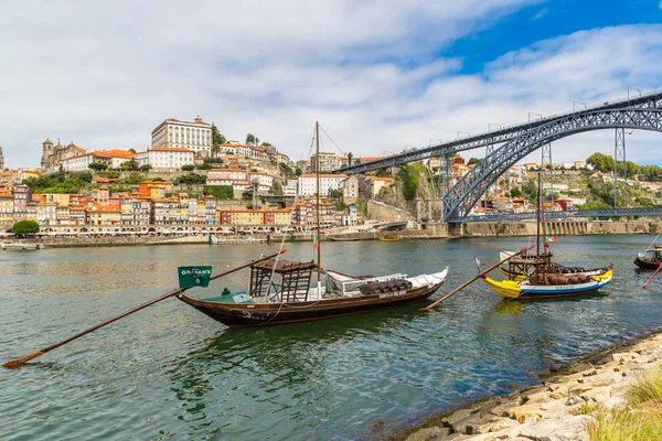 Lisboa Portugal Julho 2014 Porto Velhos Barcos Tradicionais Com Barris — Fotografia de Stock