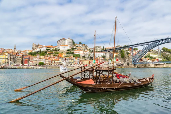Λισαβόνα Πορτογαλία Ιούλιος 2014 Πόρτο Και Παλιά Παραδοσιακά Σκάφη Βαρέλια — Φωτογραφία Αρχείου