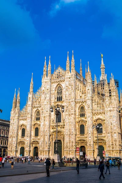 Mediolan Włochy Lipca 2015 Słynnej Katedry Mediolanie Duomo Piękny Letni — Zdjęcie stockowe