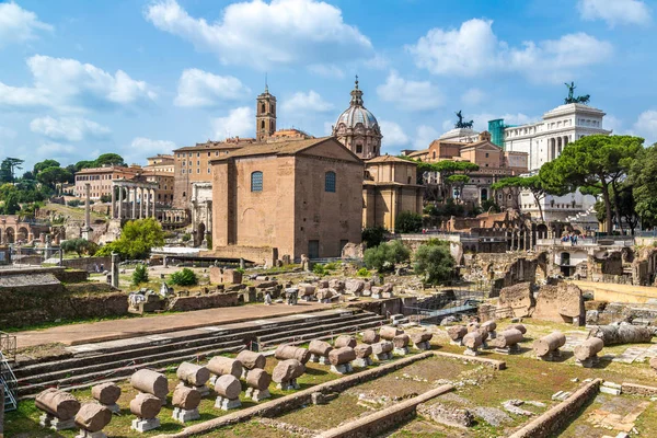 Rome Italy July 2014 Ancient Ruins Forum Victor Emmanuel Monument — Stock Photo, Image