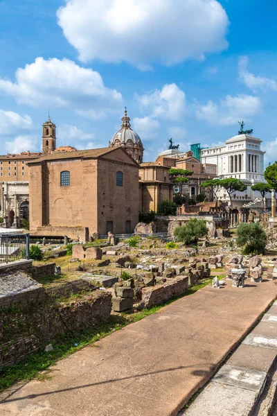 Rom Italien Juli 2014 Ruinerna Forum Och Victor Emmanuel Monument — Stockfoto