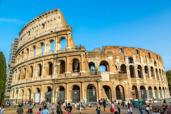 Roma Temmuz Colosseum Olduğunu Bir Ana Turistik Roma Bir Yaz — Stok fotoğraf