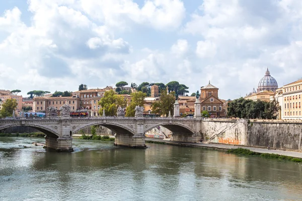 Rome Italy July 2014 San Pietro Basilica Sant Angelo Bridge — Stock Photo, Image