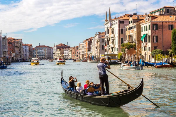 Venedig Italien Juni 2014 Gondolen Canal Grande Venedig Vacker Sommardag — Stockfoto