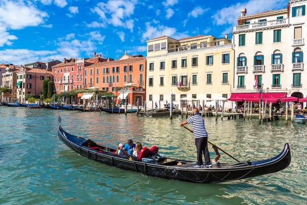 Venice Itália Junho 2014 Gôndola Canal Grande Veneza Lindo Dia — Fotografia de Stock