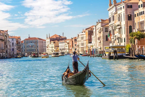 Venice Itália Junho 2014 Gôndola Canal Grande Veneza Lindo Dia — Fotografia de Stock