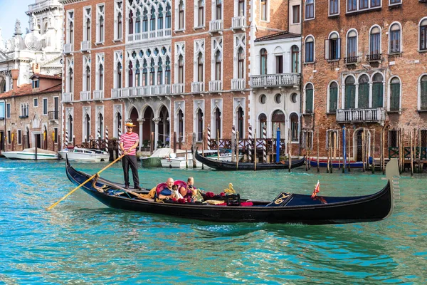 Venice Itália Junho 2014 Gôndola Canal Grande Veneza Lindo Dia — Fotografia de Stock