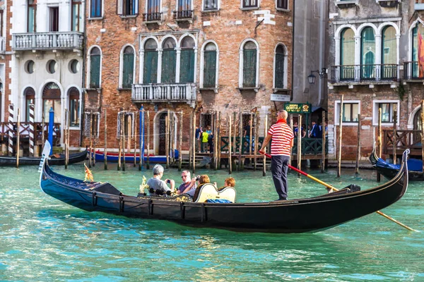 Venice Itália Junho 2014 Gôndola Canal Grande Veneza Lindo Dia — Fotografia de Stock