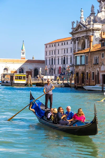 Venecia Italia Junio 2014 Góndola Canal Grande Venecia Hermoso Día —  Fotos de Stock