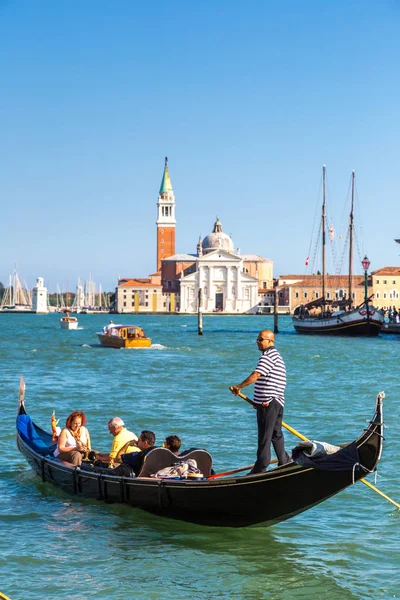 Venecia Italia Junio 2014 Góndola Canal Grande Venecia Hermoso Día —  Fotos de Stock