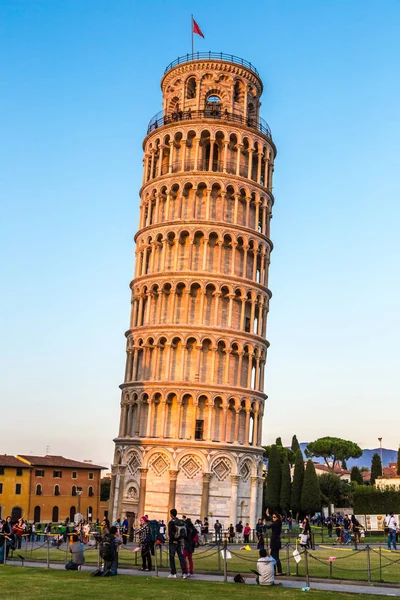 Pisa Itália Julho 2014 Torre Inclinada Uma Noite Verão Pisa — Fotografia de Stock
